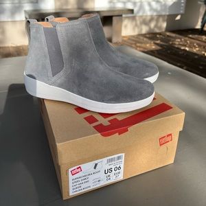 FitFlop Superchelsea Booties
